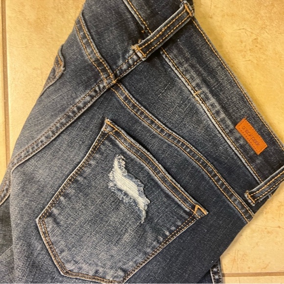 Sneak Peek Boyfriend Jeans | Distressed Dark Wash | Size 1 - Picture 3 of 8